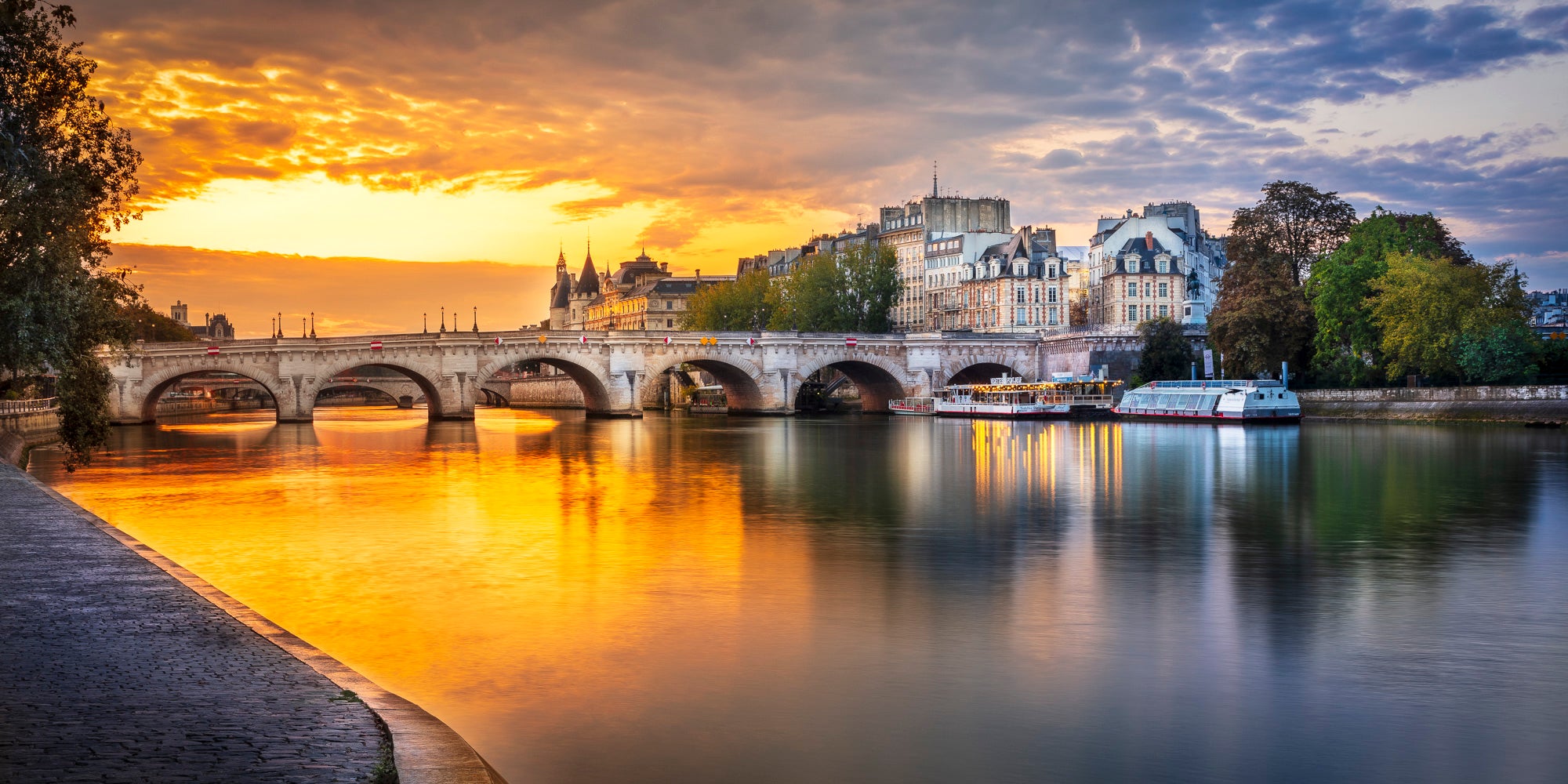 Pont Neuf at Sunrise